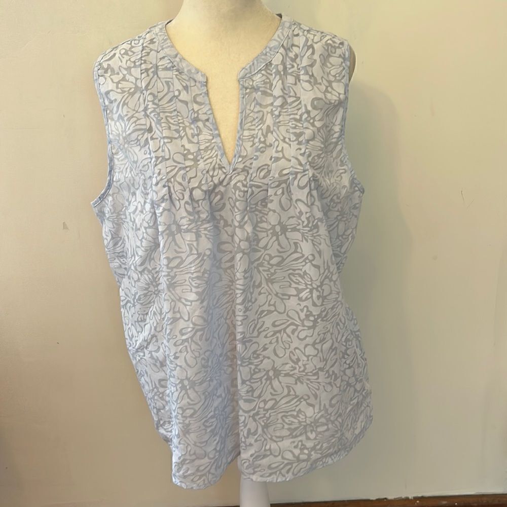 Zac & Rachel light blue floral sheer sleeveless blouse Size L